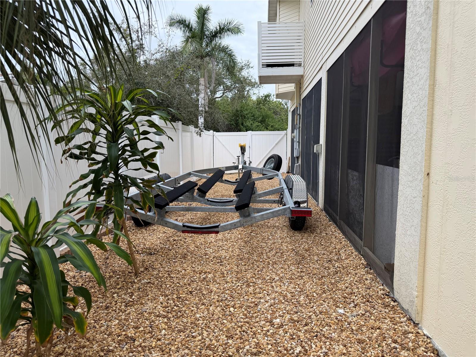 Listing photo id 35 for 508 83rd Street Nw