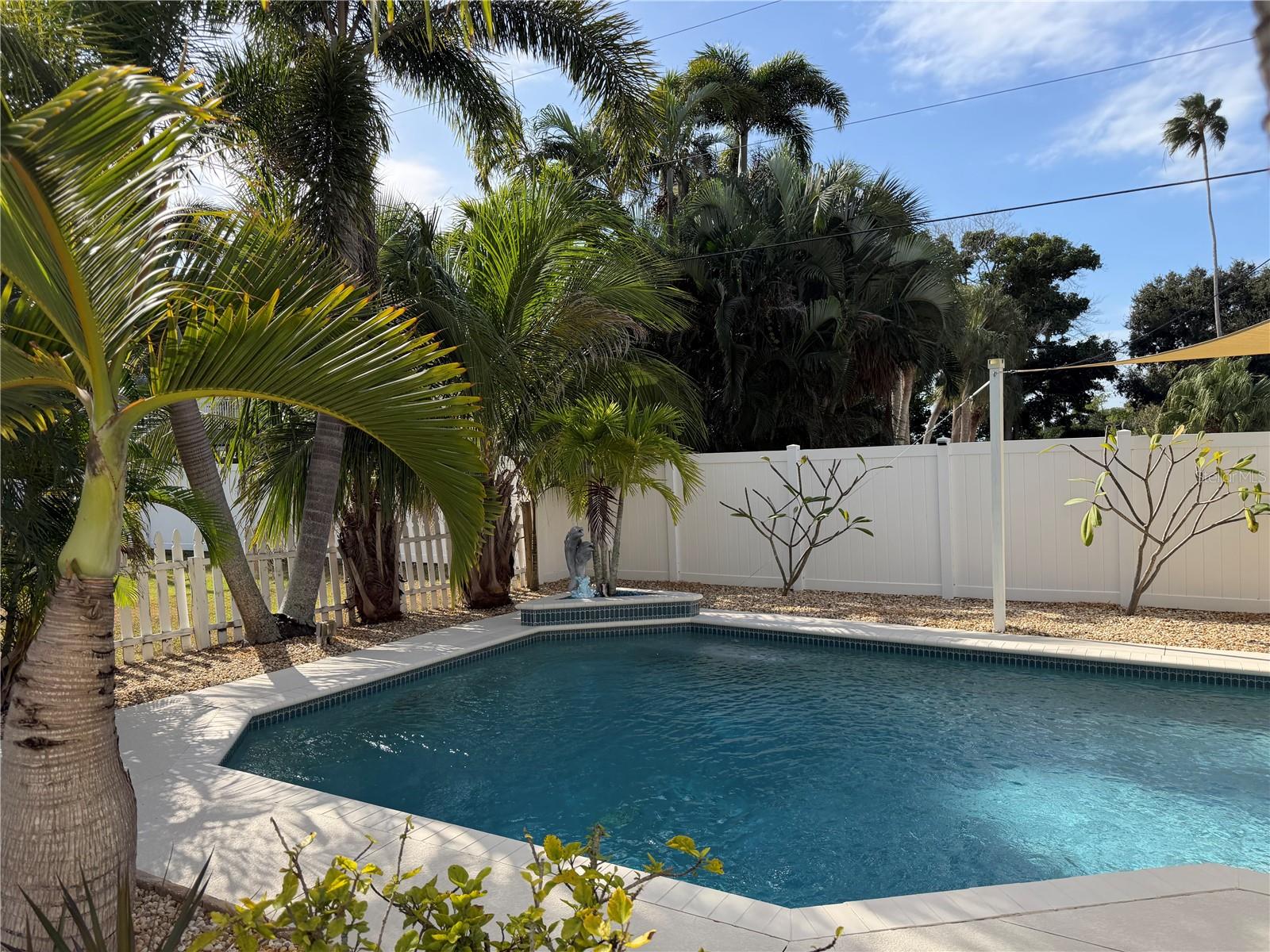 Listing photo id 3 for 508 83rd Street Nw