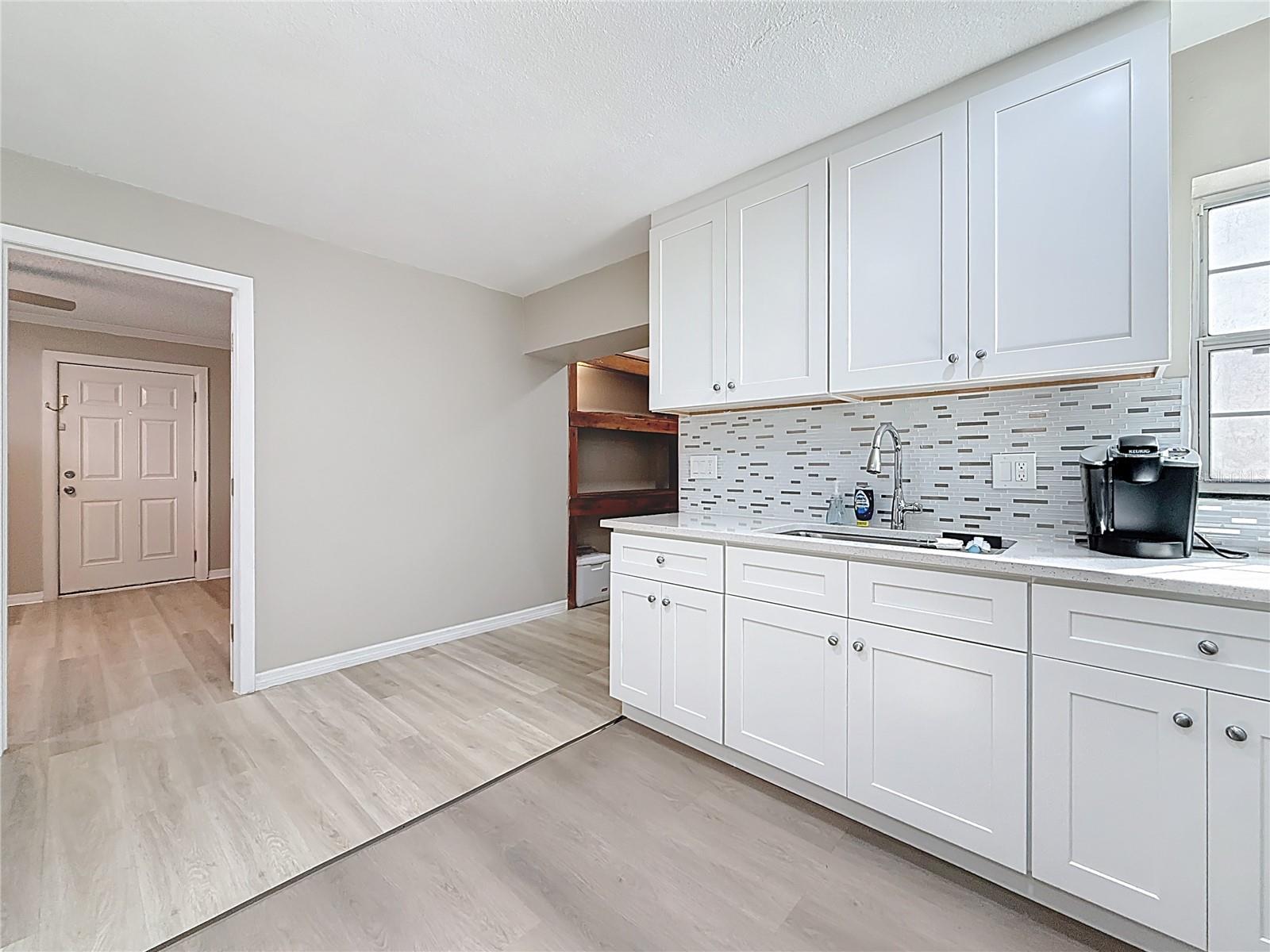 Listing photo id 9 for 13601 Audrey Lane