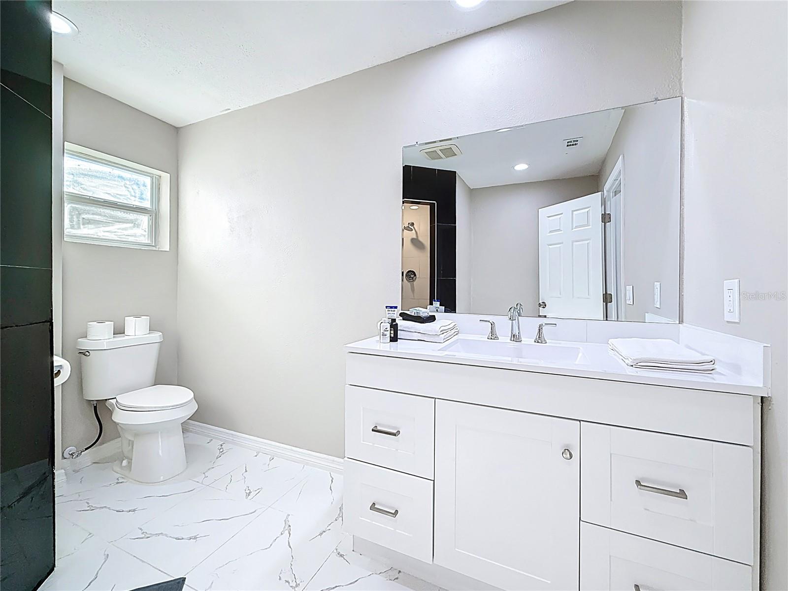 Listing photo id 30 for 13601 Audrey Lane