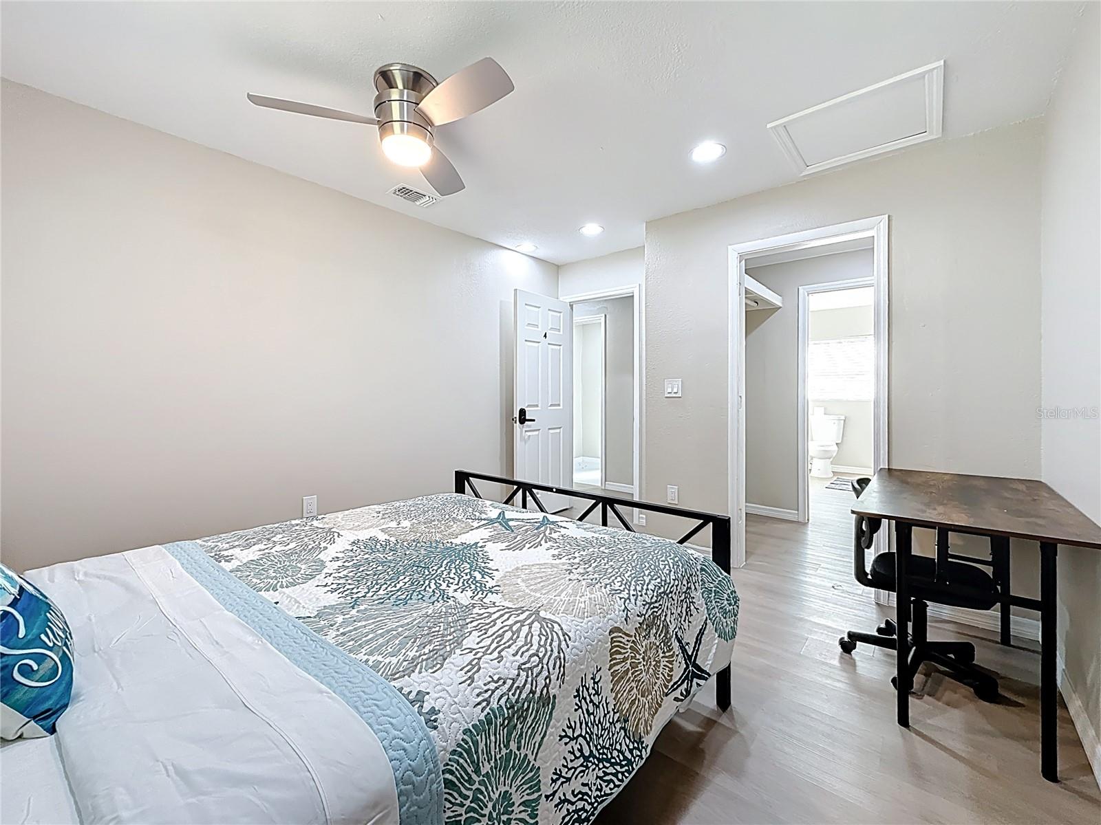 Listing photo id 35 for 13601 Audrey Lane