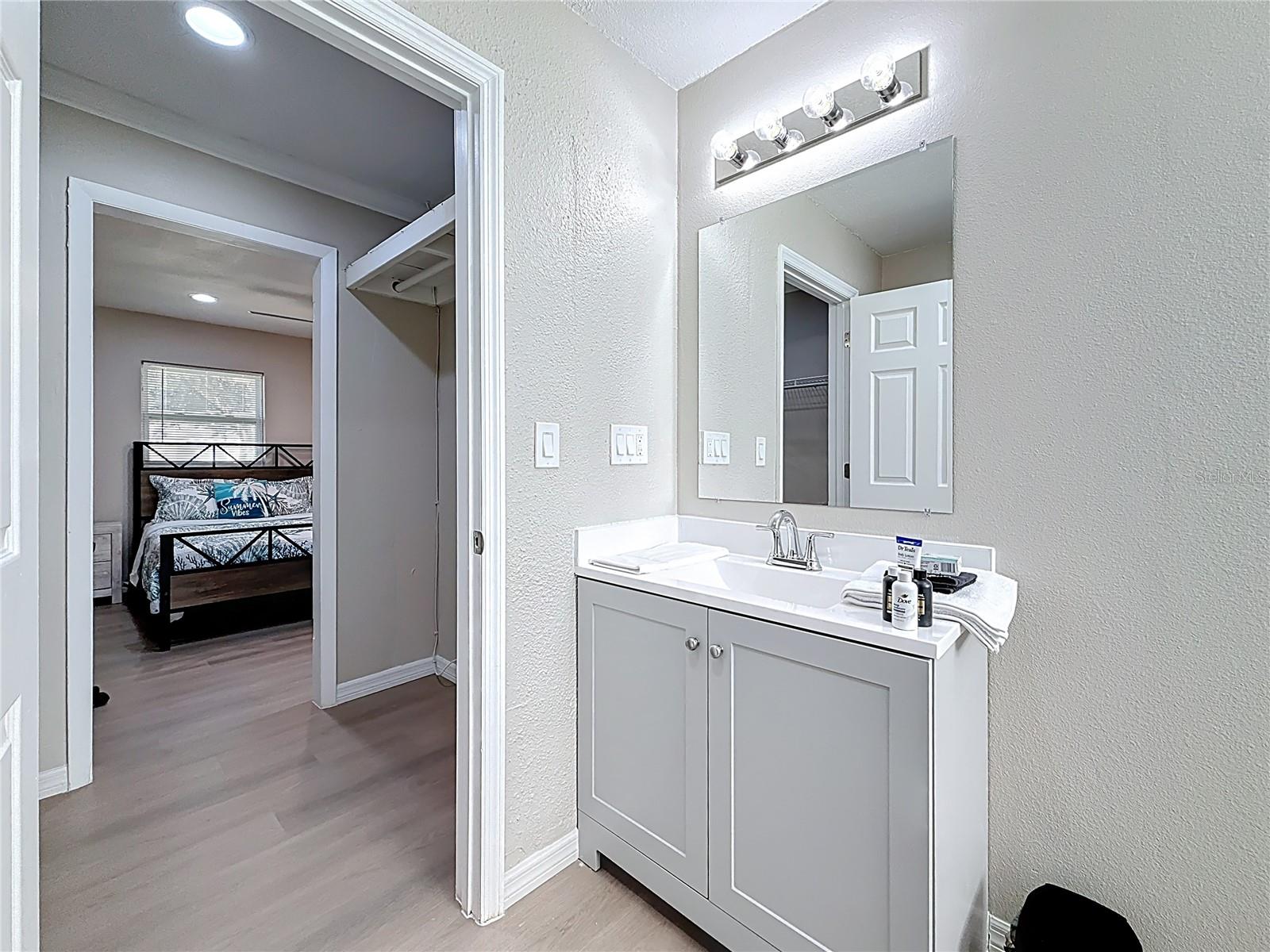 Listing photo id 41 for 13601 Audrey Lane