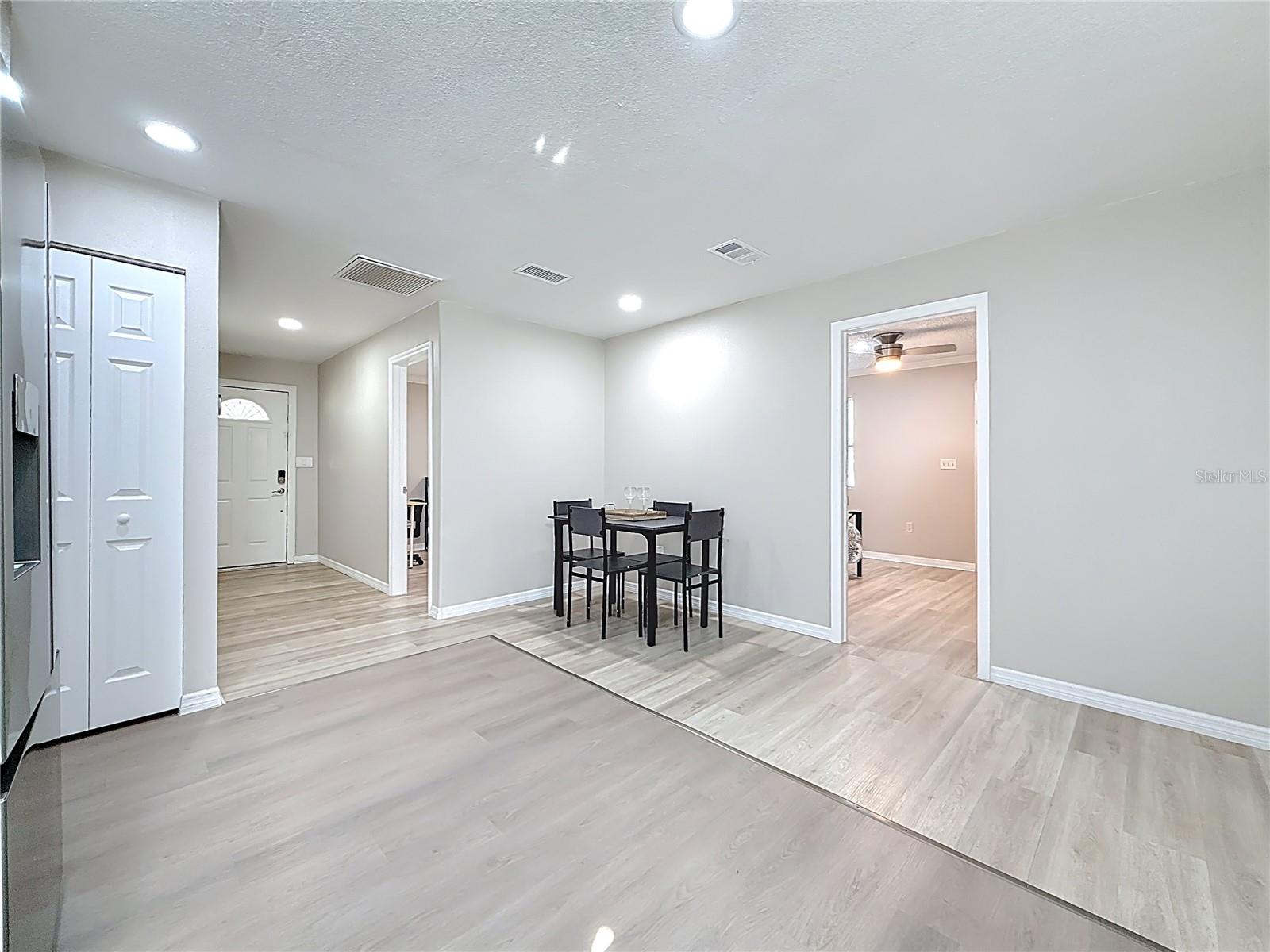 Listing photo id 4 for 13601 Audrey Lane