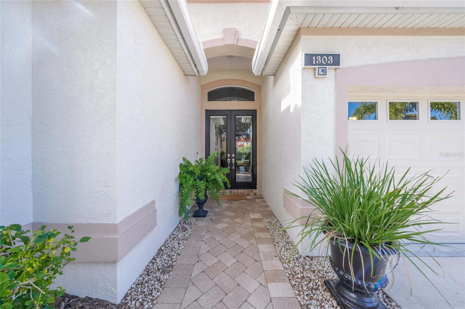 Image 13 of 66 For 1303 Thornapple Drive