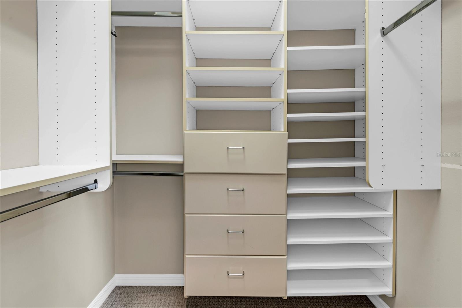 Image 46 of 66 For 1303 Thornapple Drive