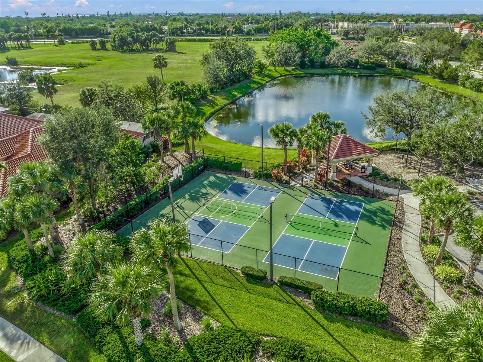 Image 5 of 66 For 1303 Thornapple Drive