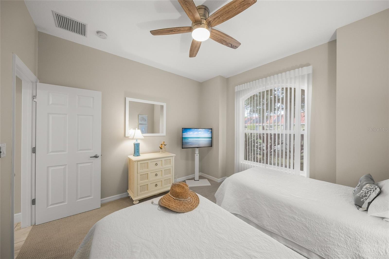 Image 54 of 66 For 1303 Thornapple Drive