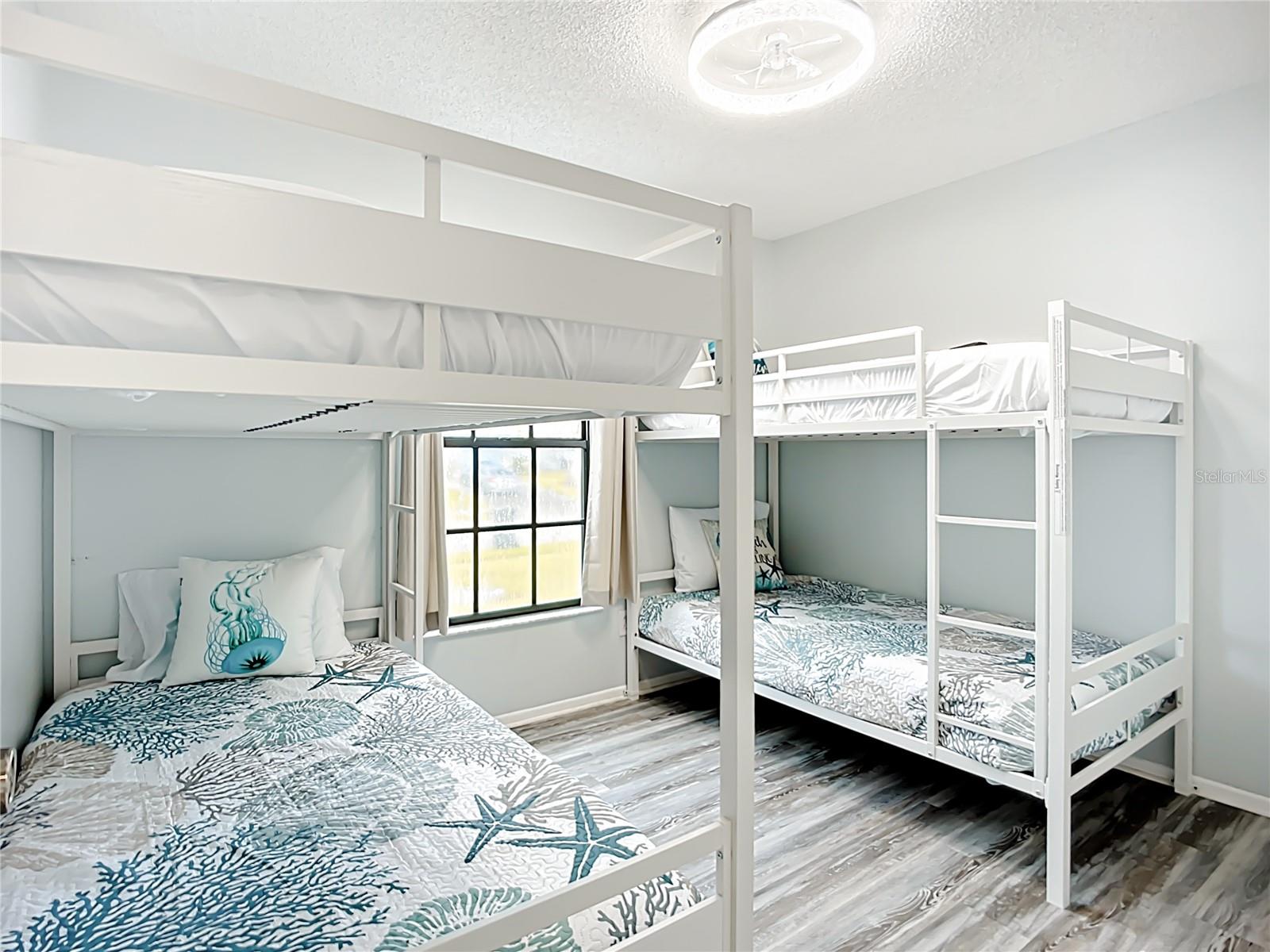 Image 17 of 45 For 5638 25th Street Circle E