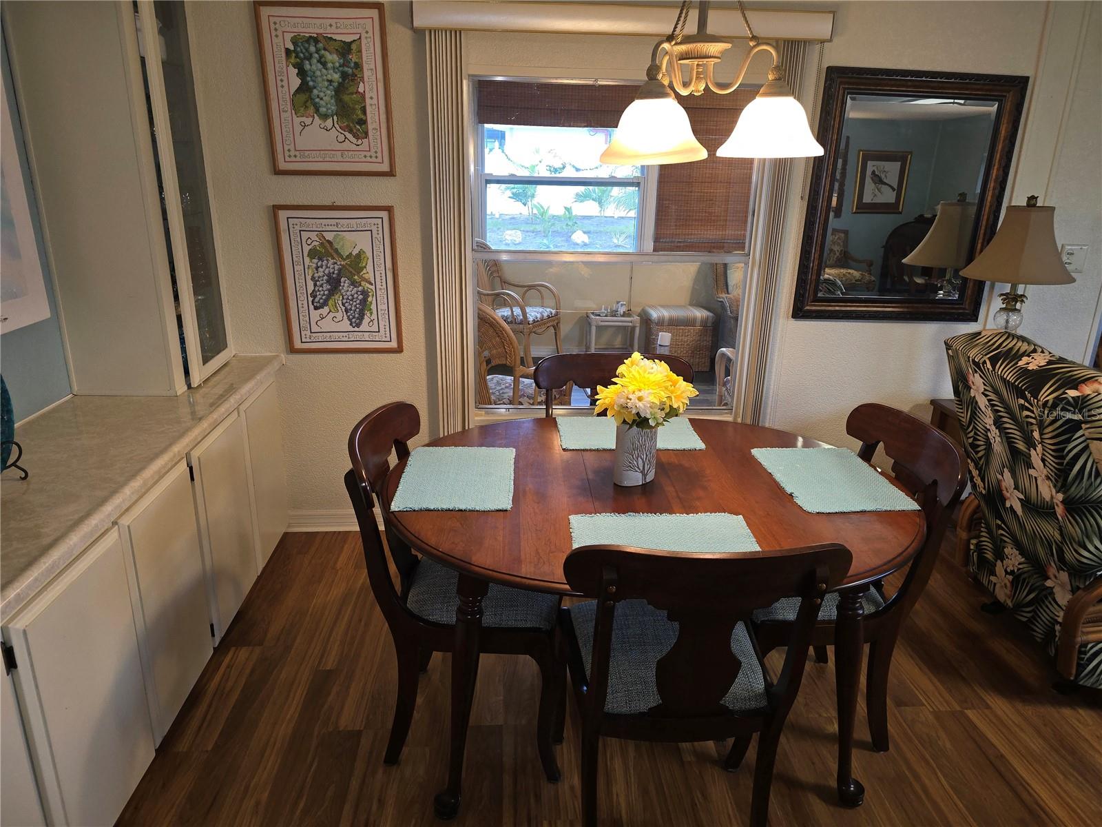 Image 10 of 31 For 6 Botany Bay Circle