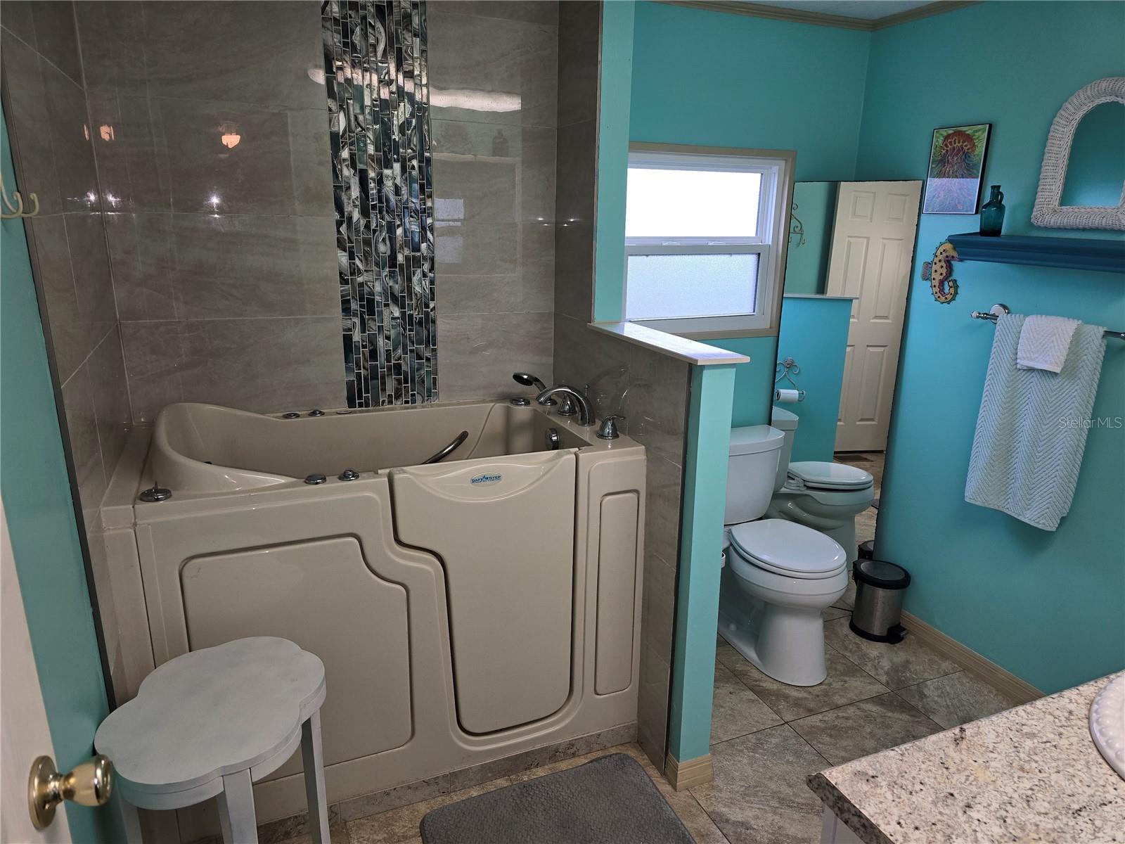 Image 19 of 31 For 6 Botany Bay Circle