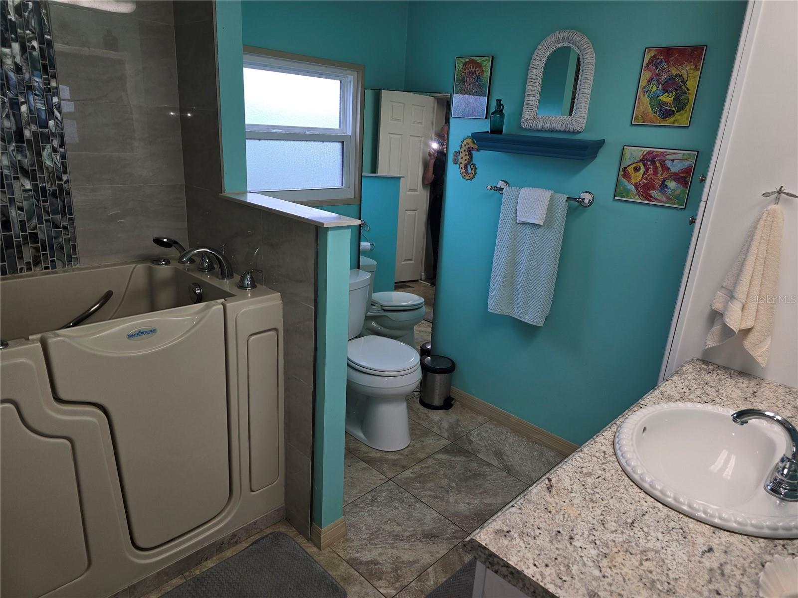 Image 20 of 31 For 6 Botany Bay Circle