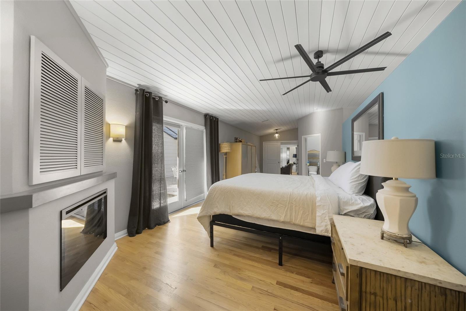 Image 20 of 65 For 3331 Old Oak Drive