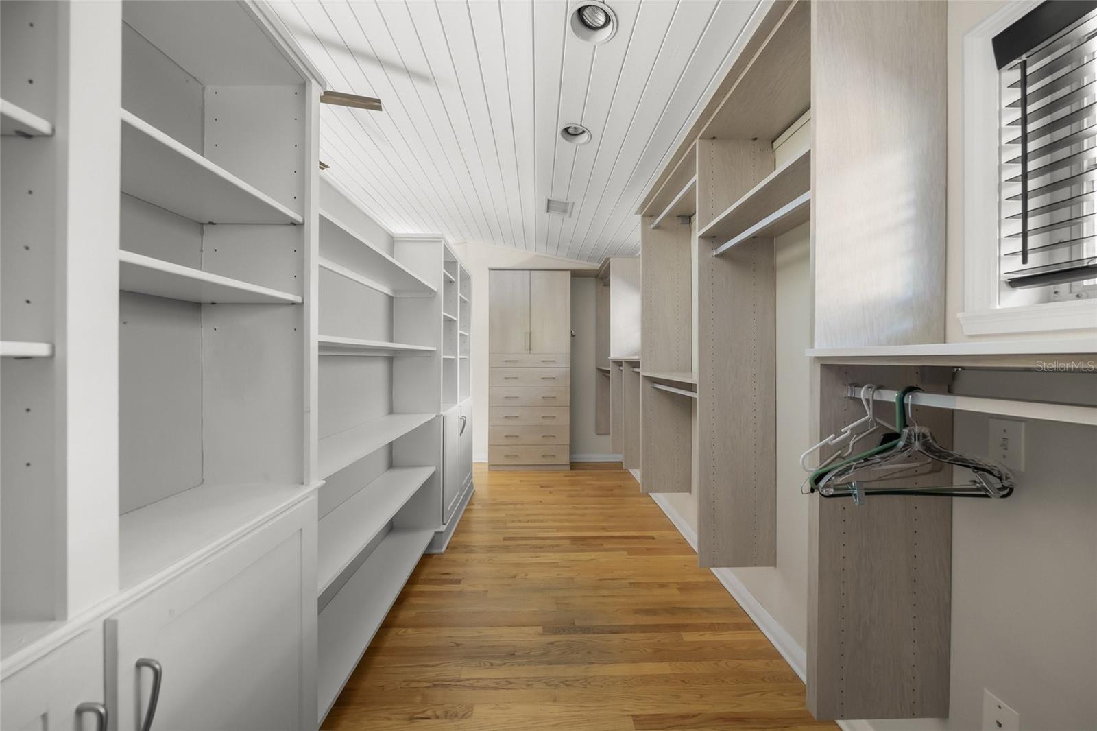 Image 21 of 65 For 3331 Old Oak Drive