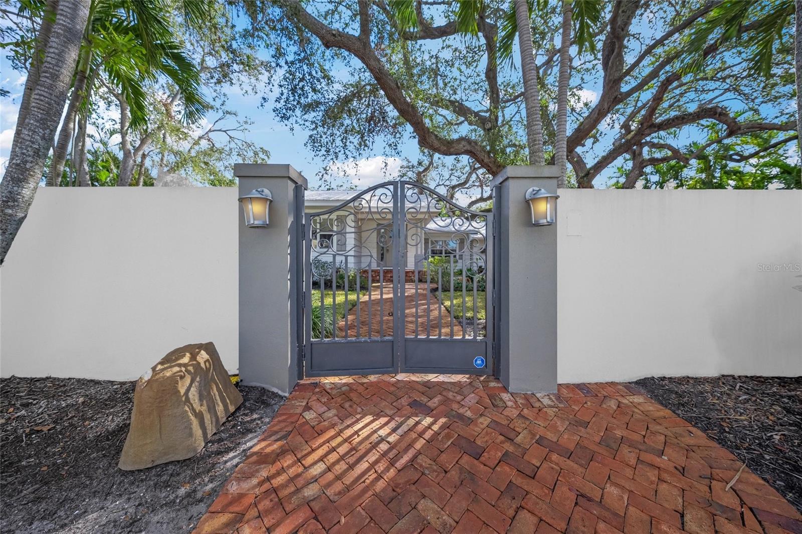 Image 41 of 65 For 3331 Old Oak Drive