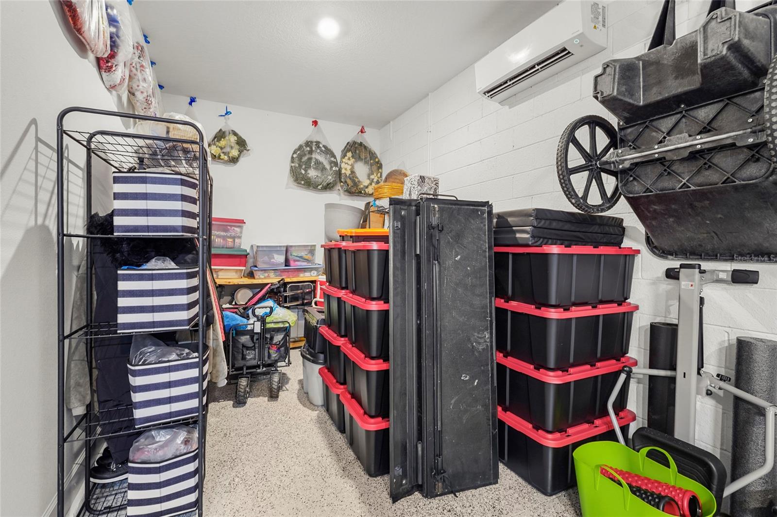 Image 16 of 25 For 6145 Grandview Hill Court