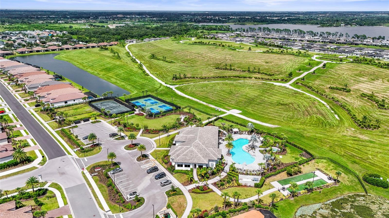 Image 21 of 25 For 6145 Grandview Hill Court