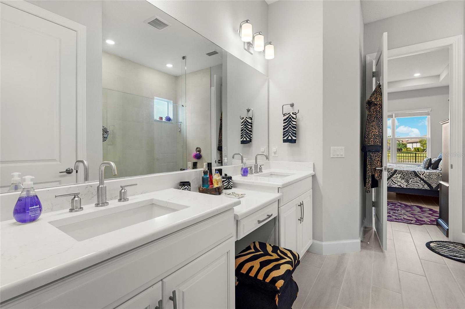 Image 6 of 25 For 6145 Grandview Hill Court