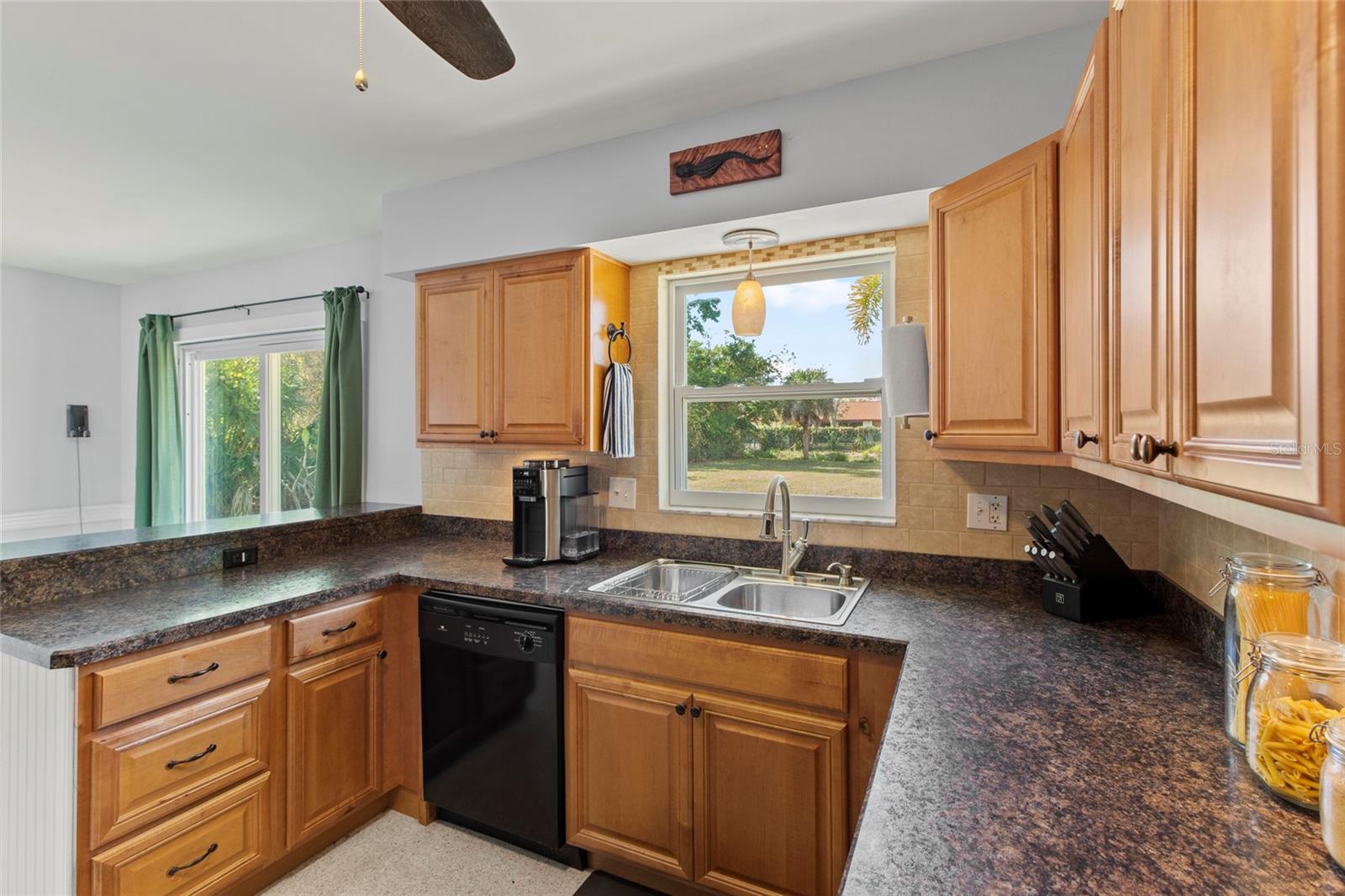 Image 8 of 27 For 20 Stratford Road