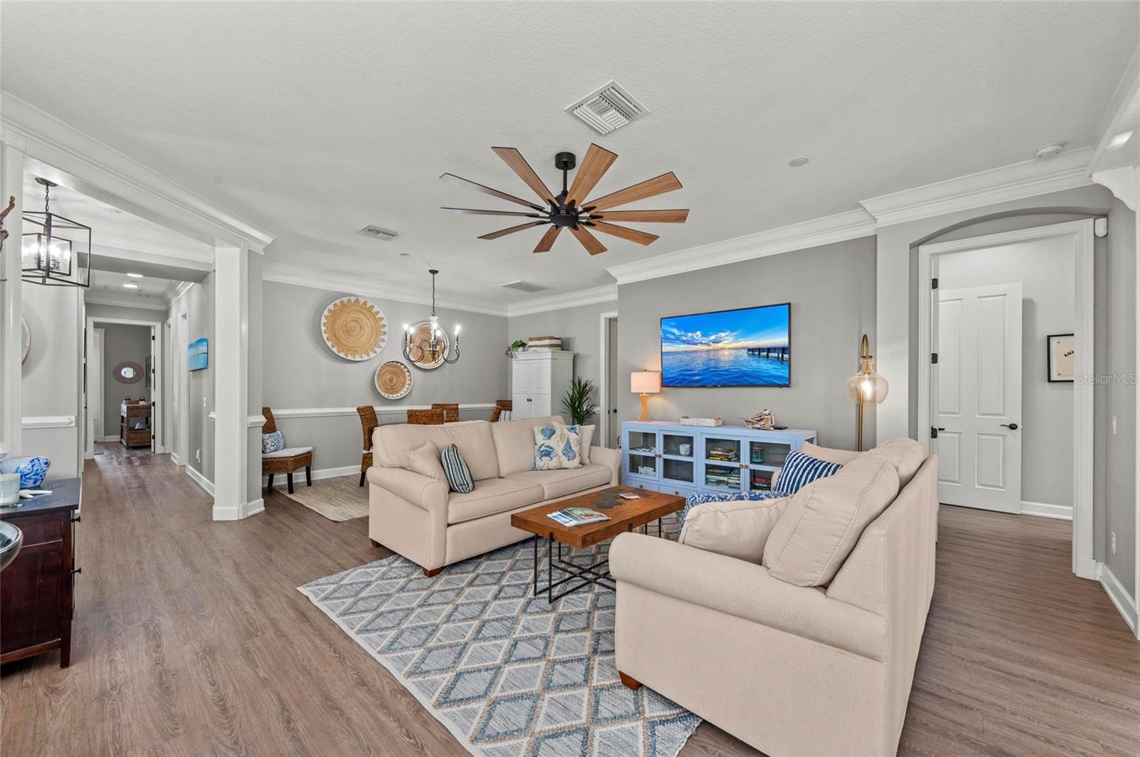 Image 11 of 99 For 275 Sapphire Lake Drive 101