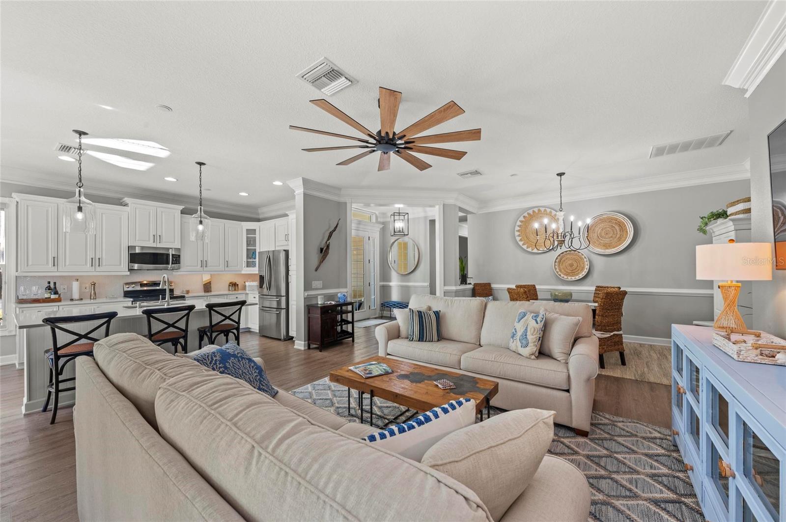 Image 12 of 99 For 275 Sapphire Lake Drive 101