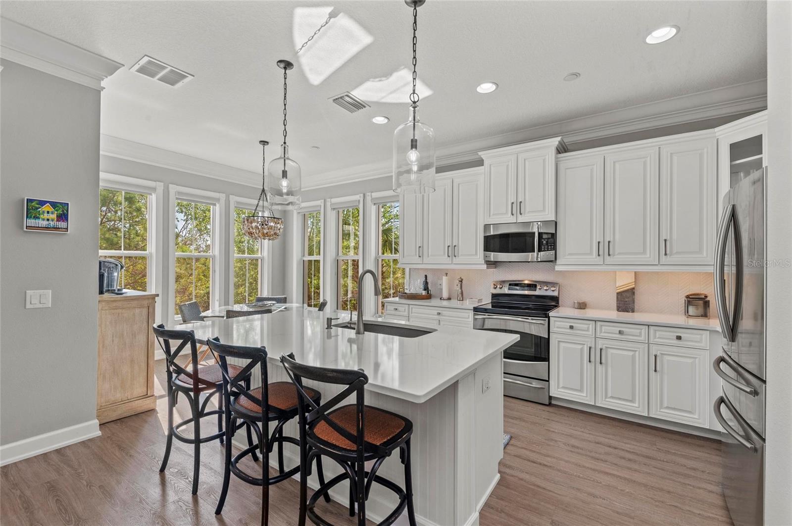 Image 14 of 99 For 275 Sapphire Lake Drive 101