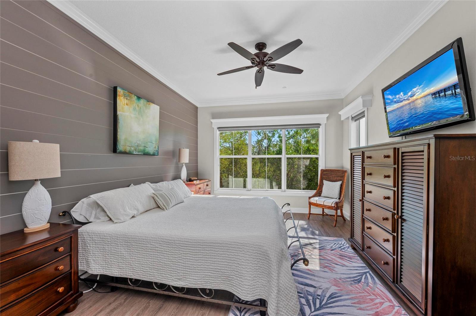 Image 25 of 99 For 275 Sapphire Lake Drive 101