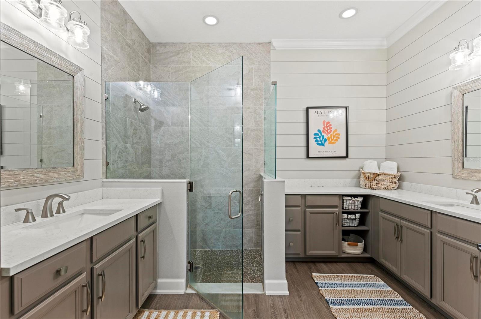 Image 29 of 99 For 275 Sapphire Lake Drive 101