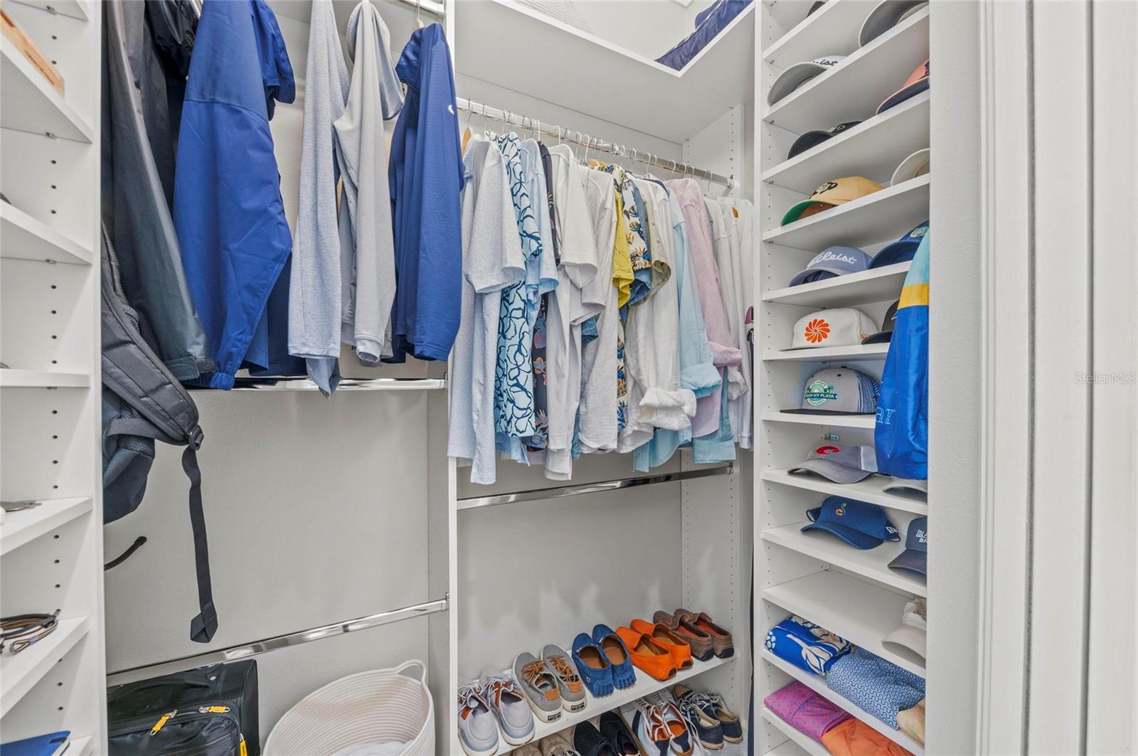 Image 32 of 99 For 275 Sapphire Lake Drive 101