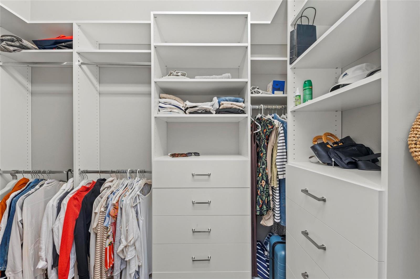 Image 33 of 99 For 275 Sapphire Lake Drive 101