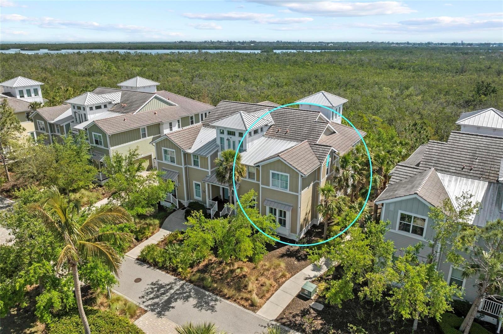 Image 52 of 99 For 275 Sapphire Lake Drive 101