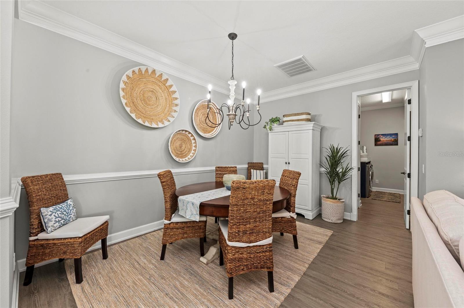 Image 9 of 99 For 275 Sapphire Lake Drive 101