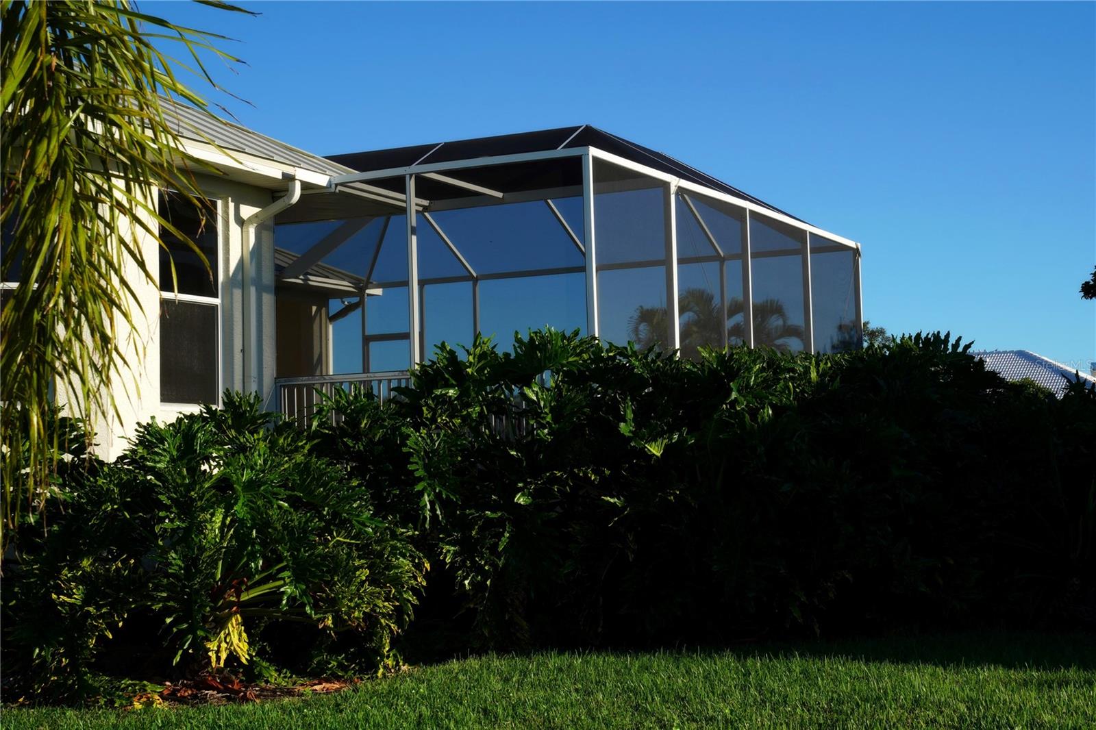 Image 23 of 30 For 2 Windward Place