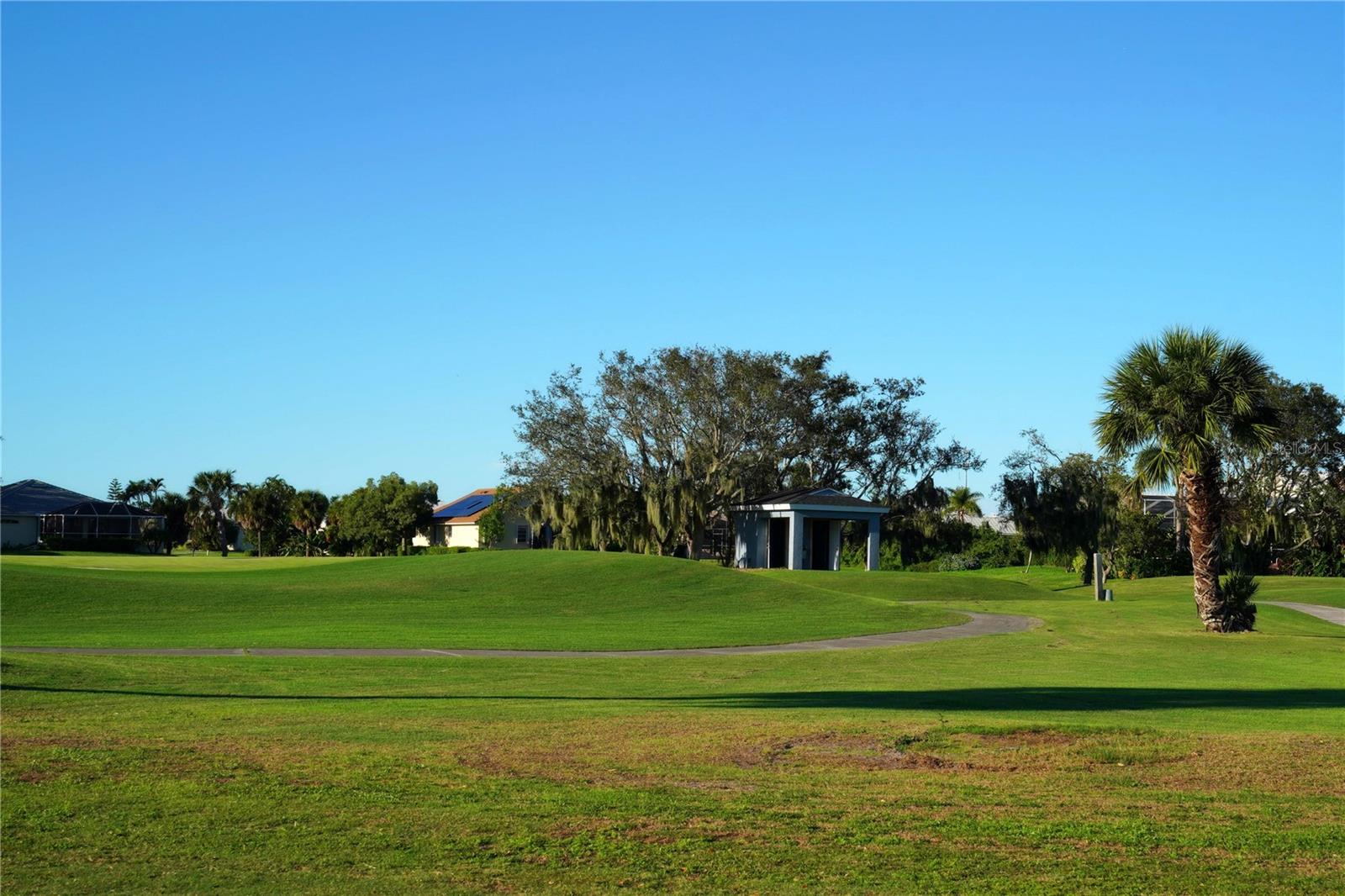 Image 24 of 30 For 2 Windward Place