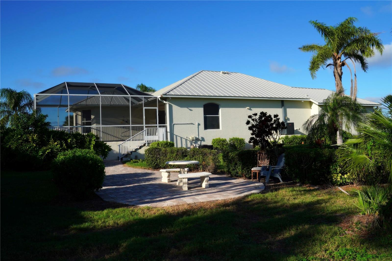 Image 4 of 30 For 2 Windward Place