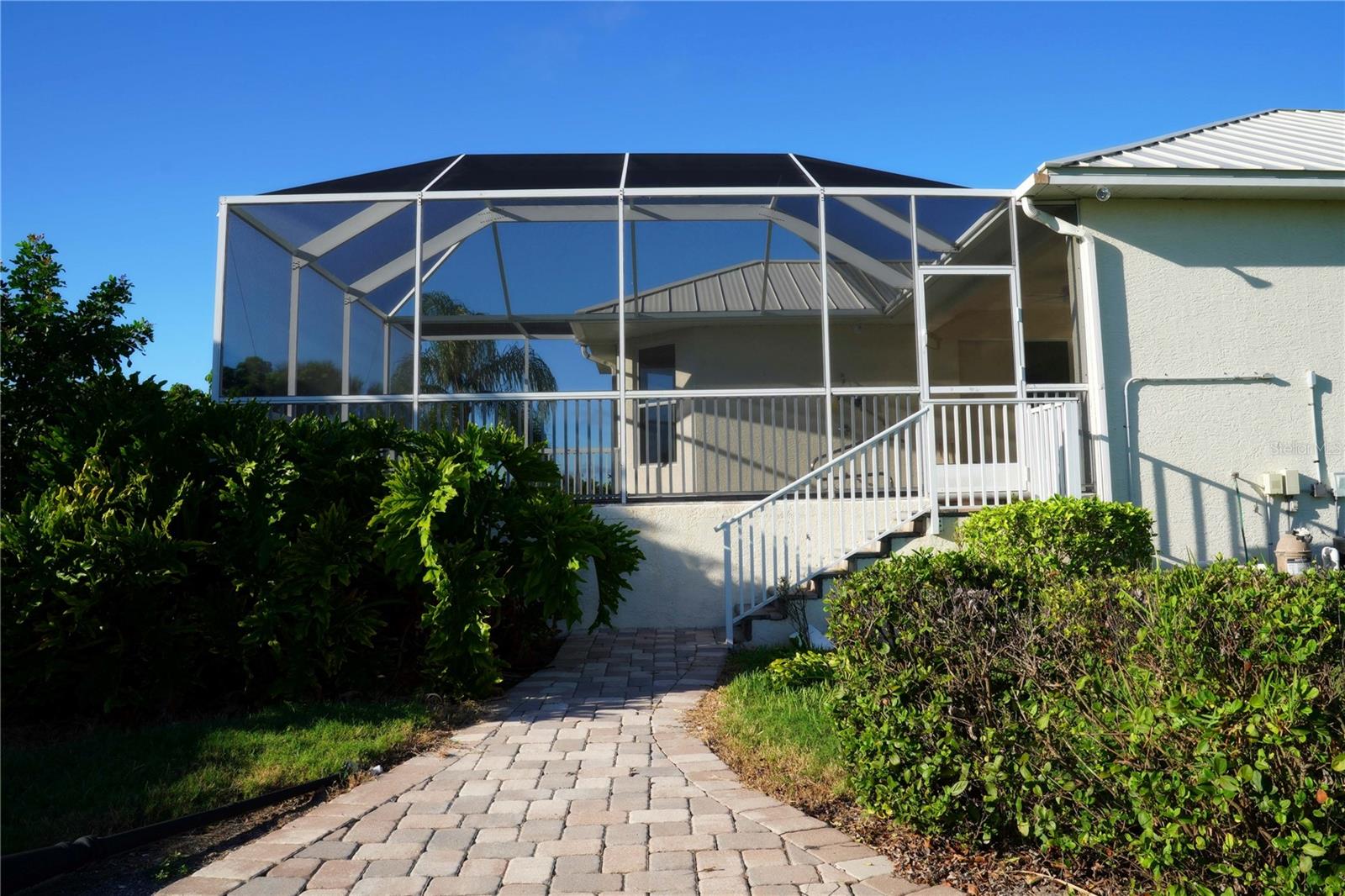 Image 7 of 30 For 2 Windward Place