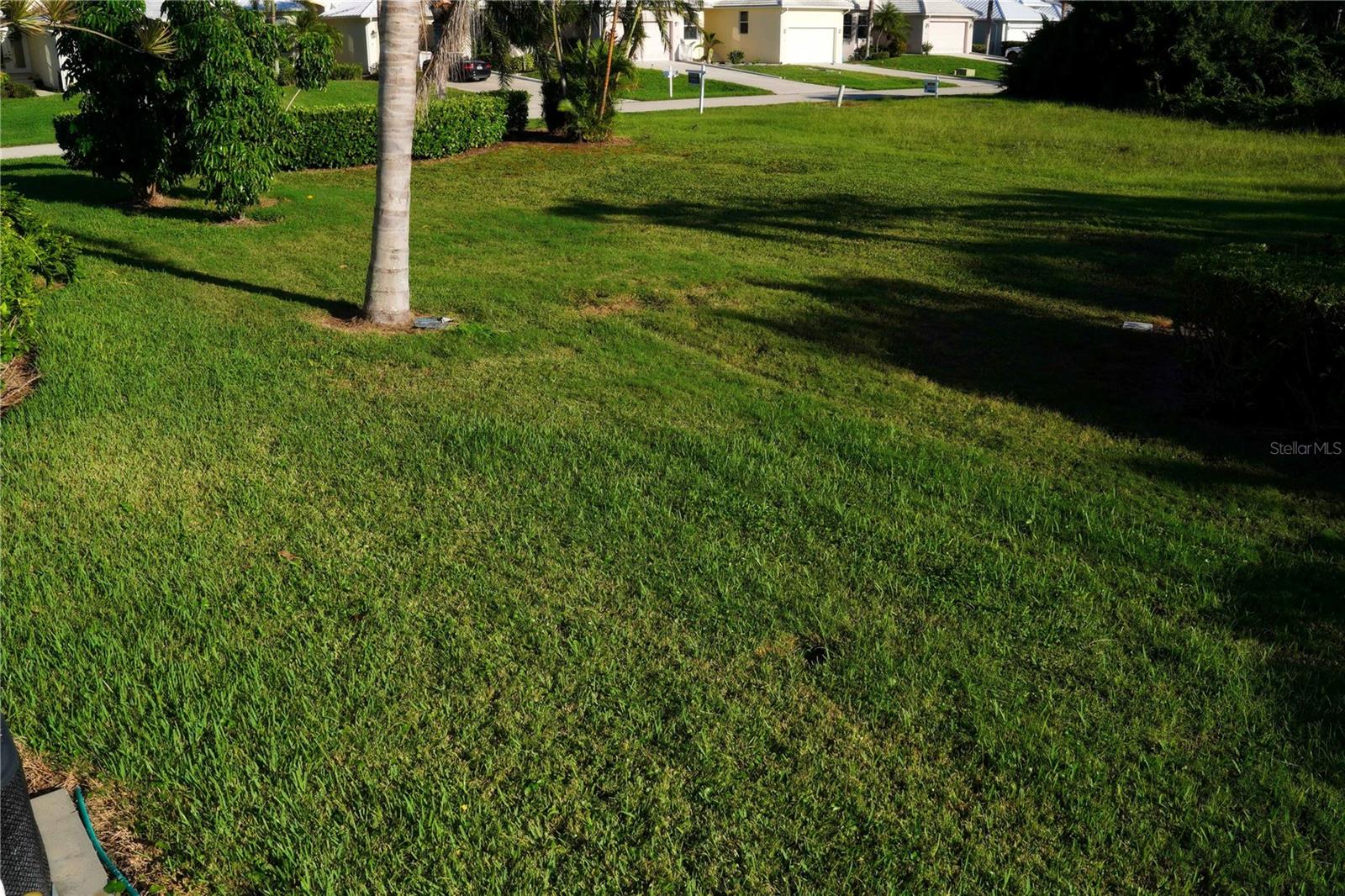 Image 8 of 30 For 2 Windward Place