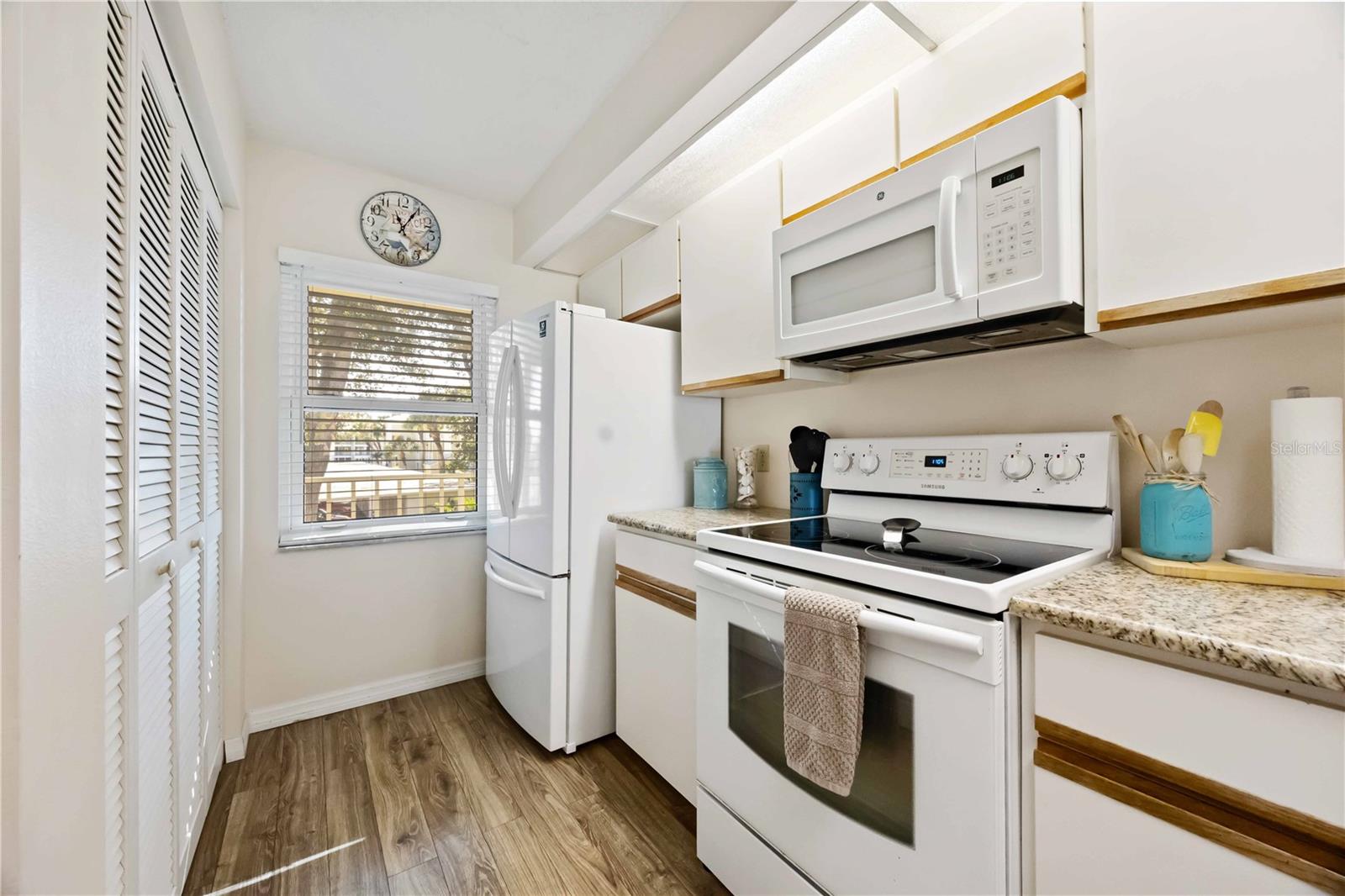 Image 17 of 65 For 433 Cerromar Lane 440