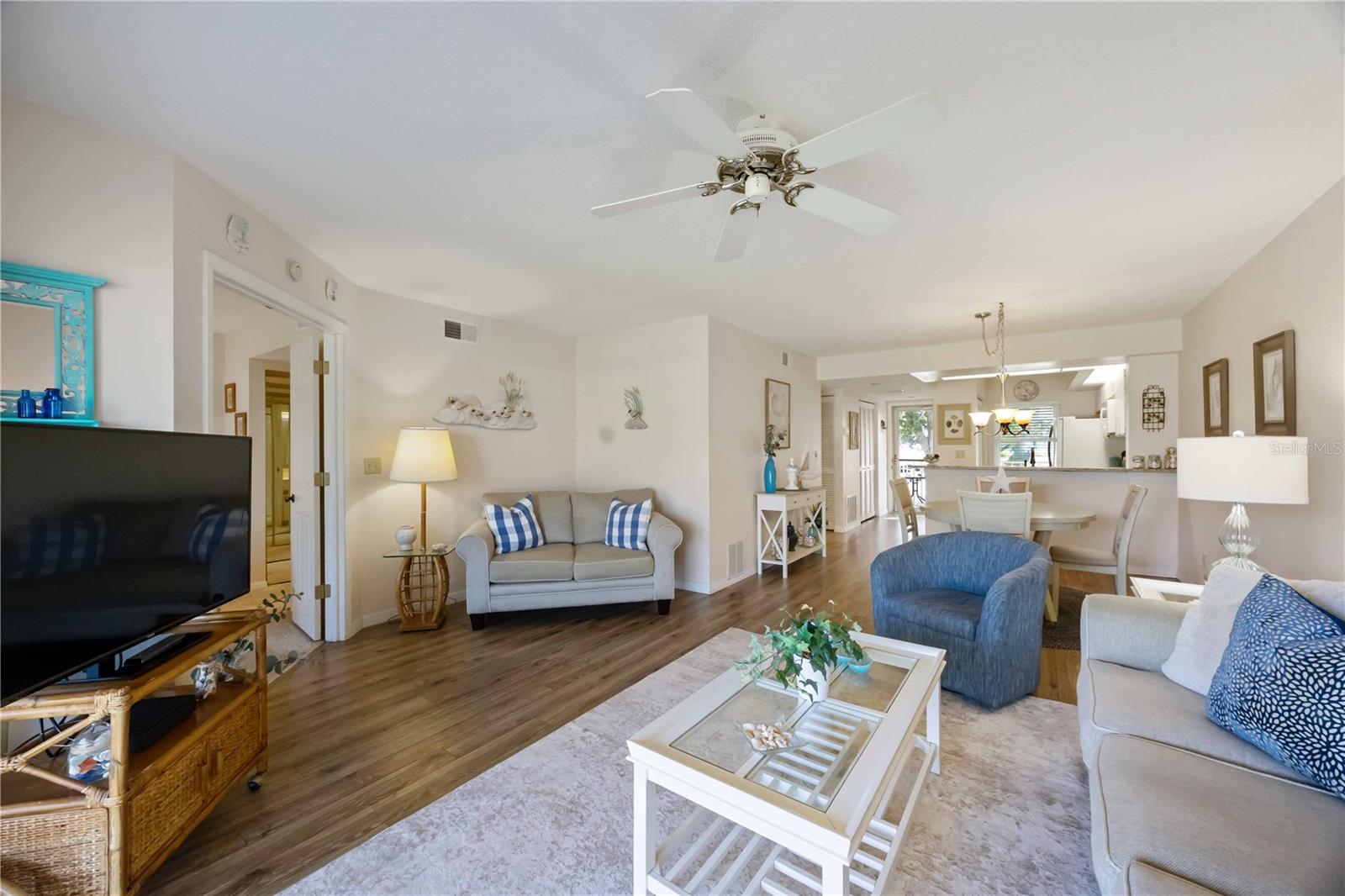 Image 9 of 65 For 433 Cerromar Lane 440