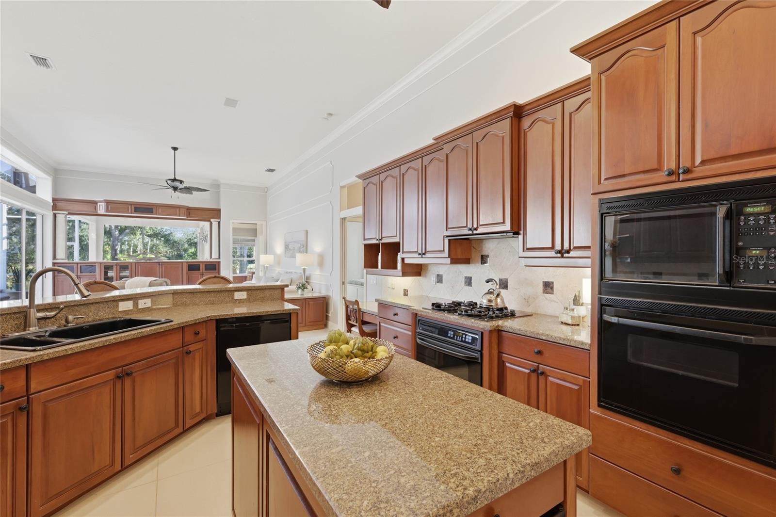 Image 23 of 87 For 7303 Westminster Court