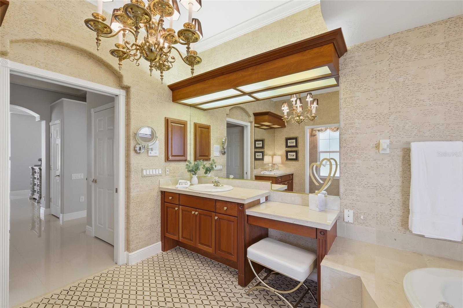 Image 39 of 87 For 7303 Westminster Court