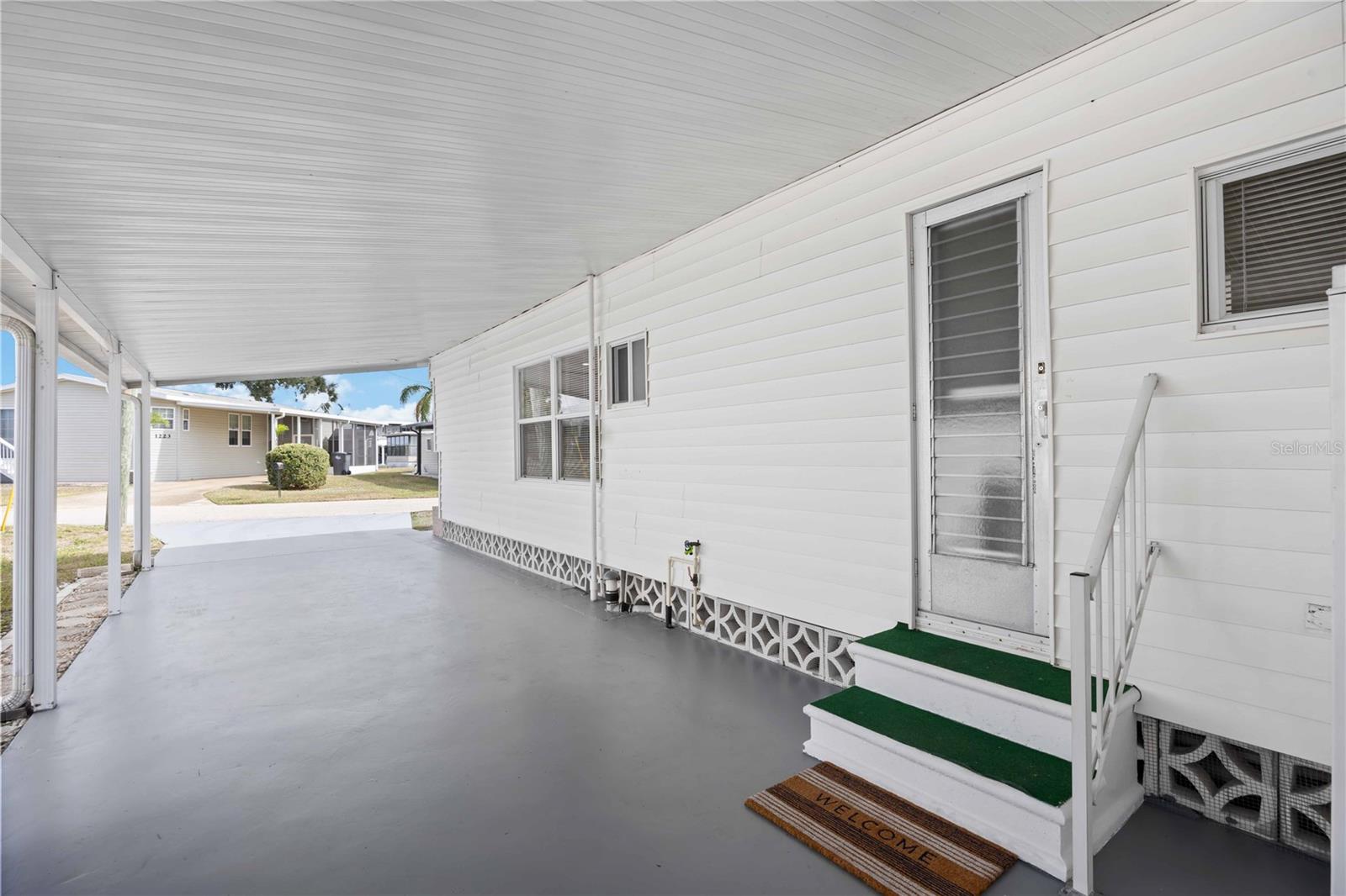 Image 23 of 39 For 1221 41st Avenue E