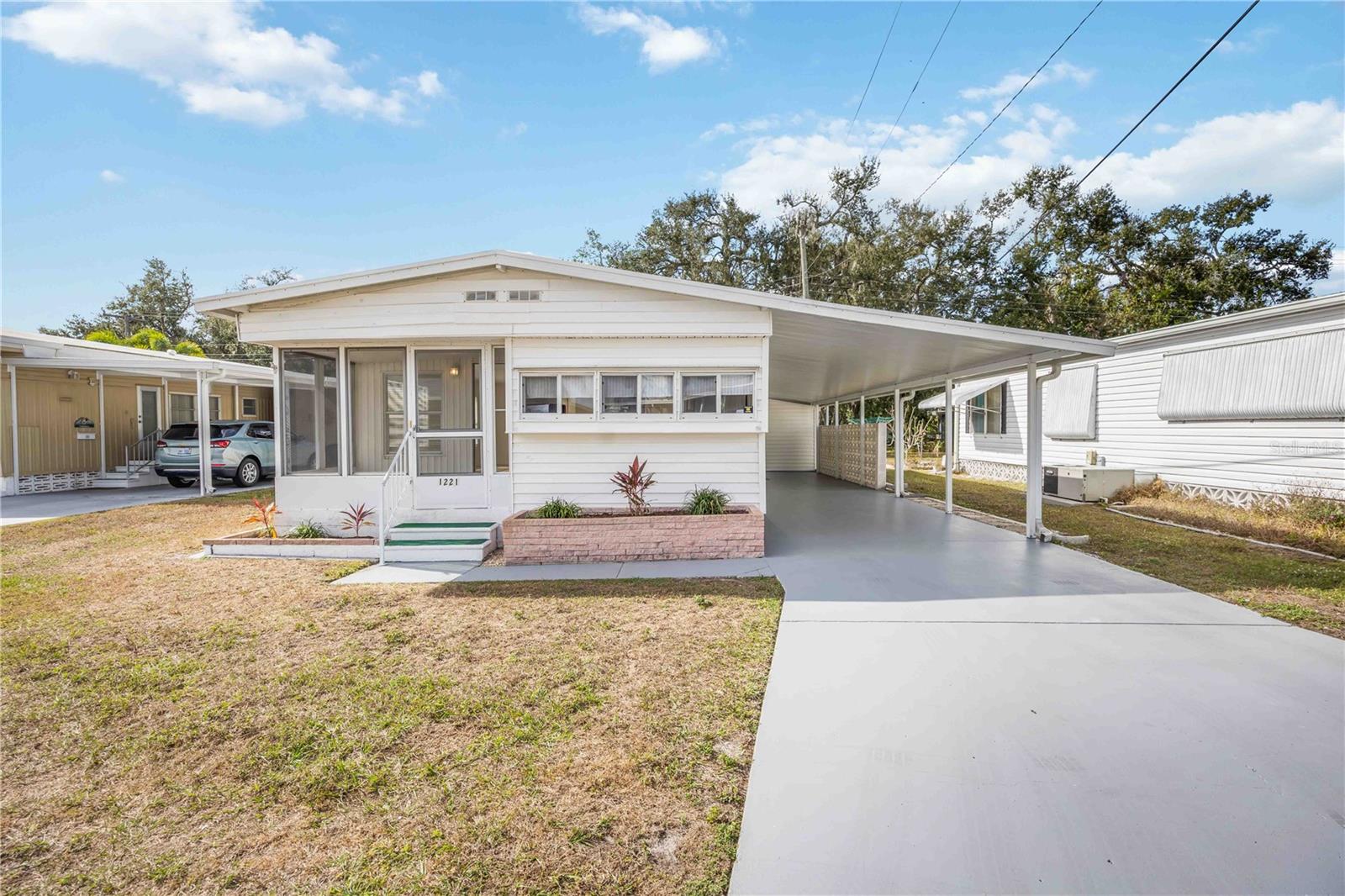 Image 25 of 39 For 1221 41st Avenue E