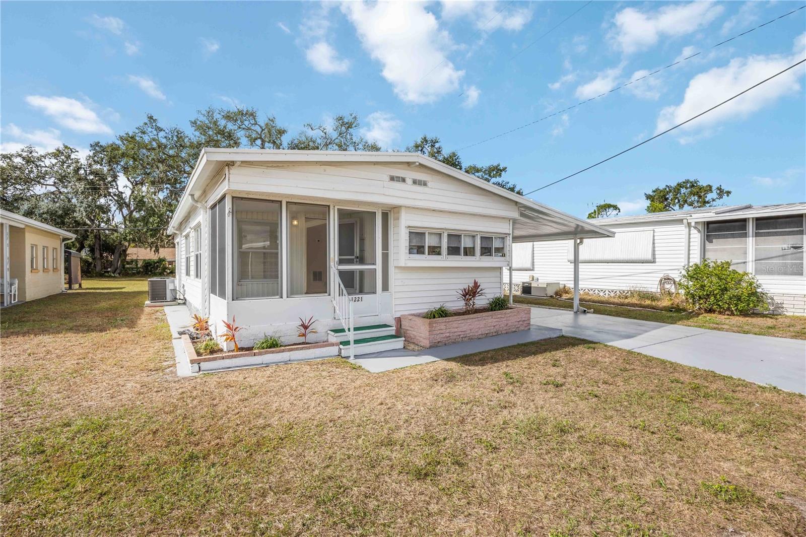 Image 26 of 39 For 1221 41st Avenue E