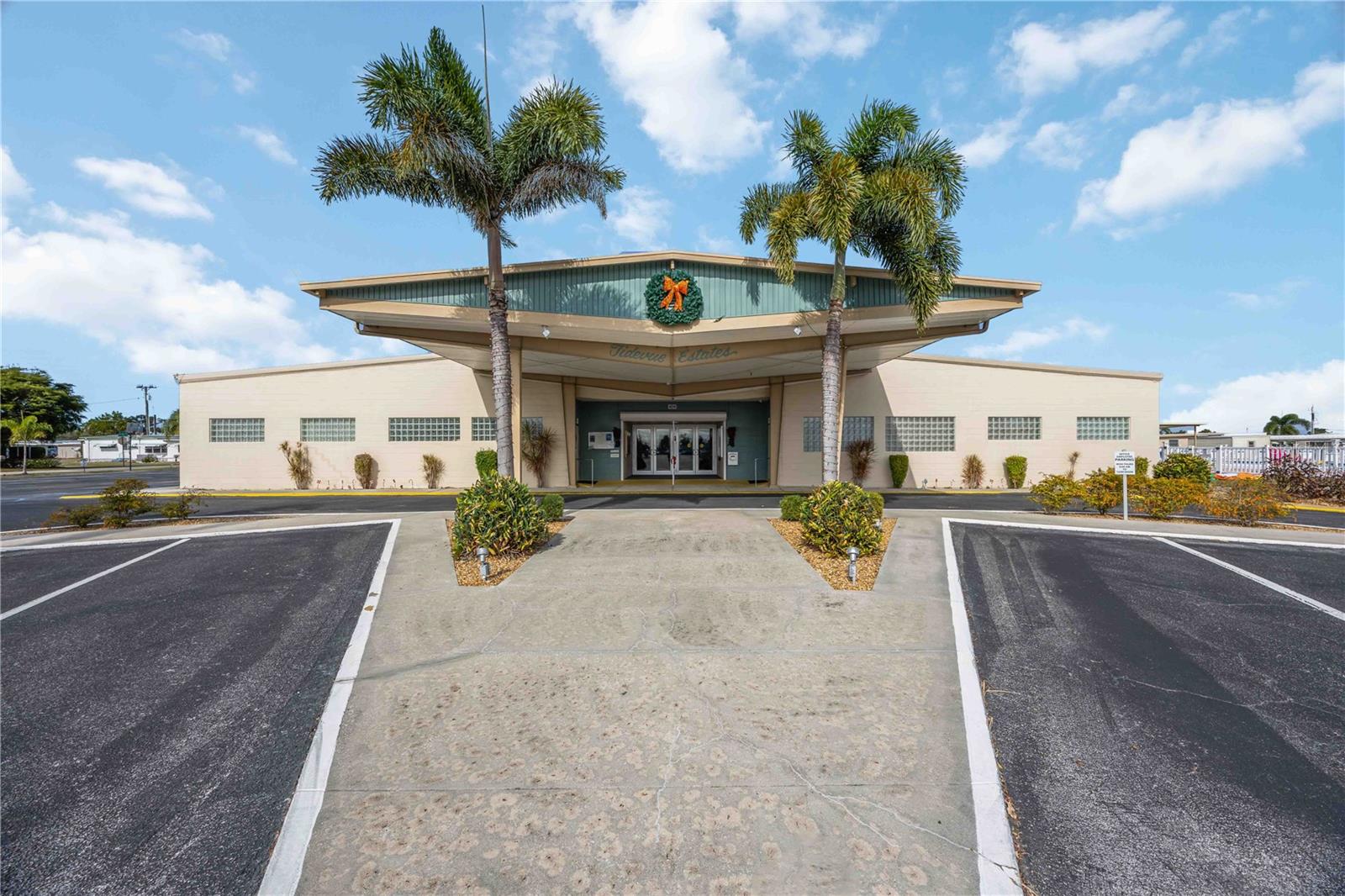 Image 29 of 39 For 1221 41st Avenue E