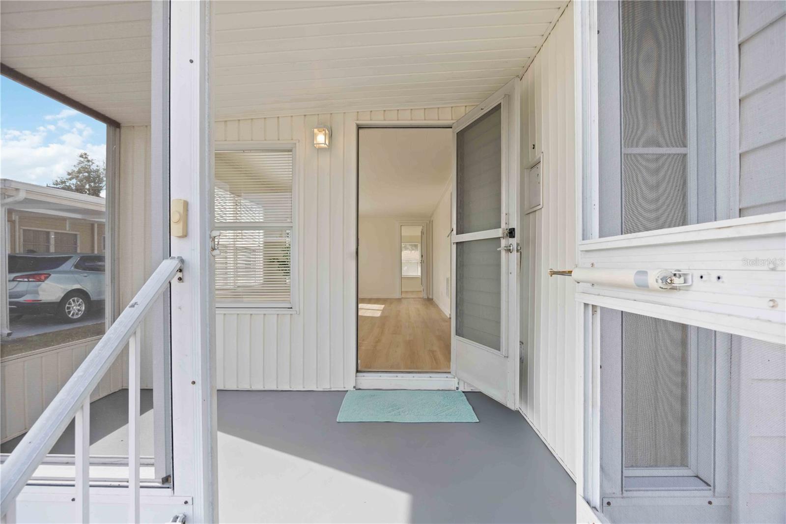 Image 3 of 39 For 1221 41st Avenue E