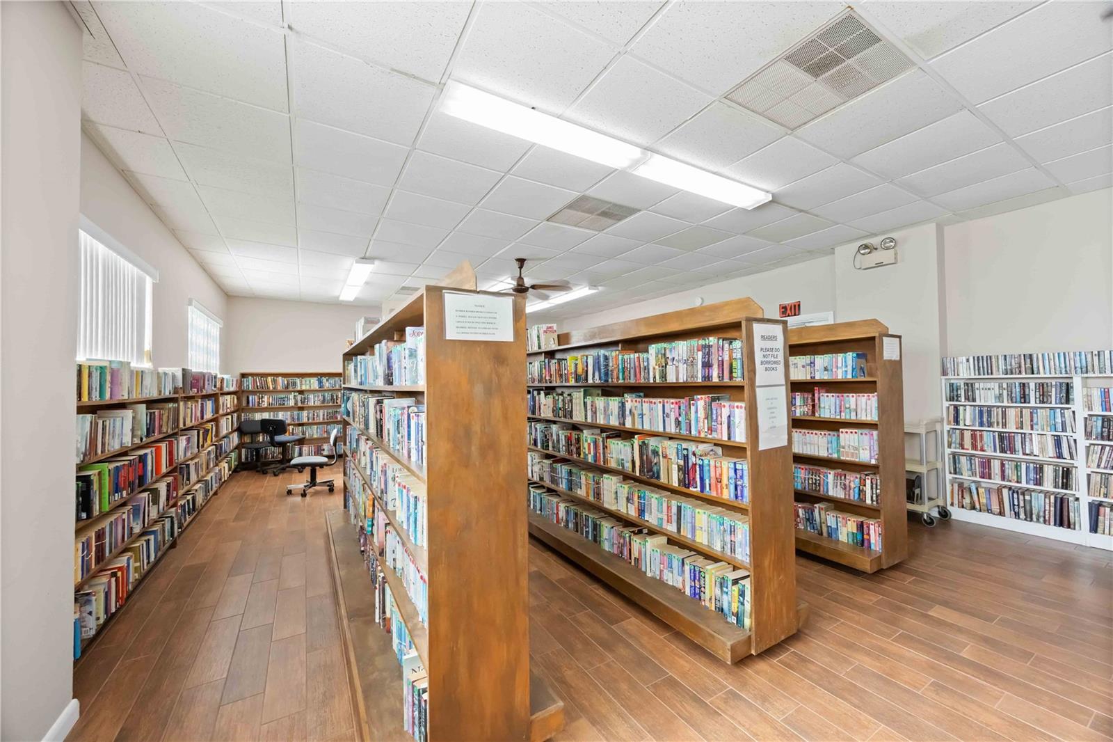 Image 30 of 39 For 1221 41st Avenue E