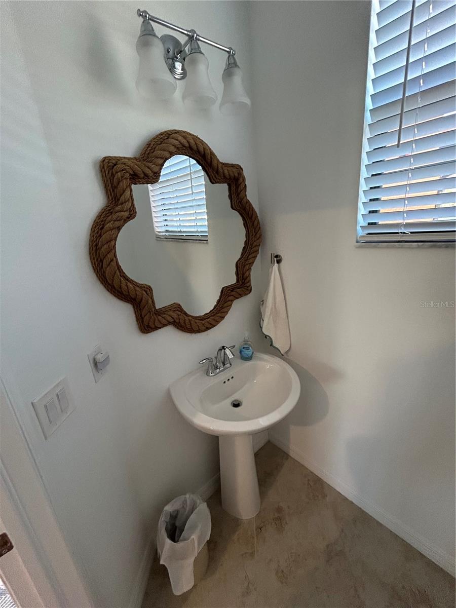 Image 17 of 40 For 20398 Lagente Circle