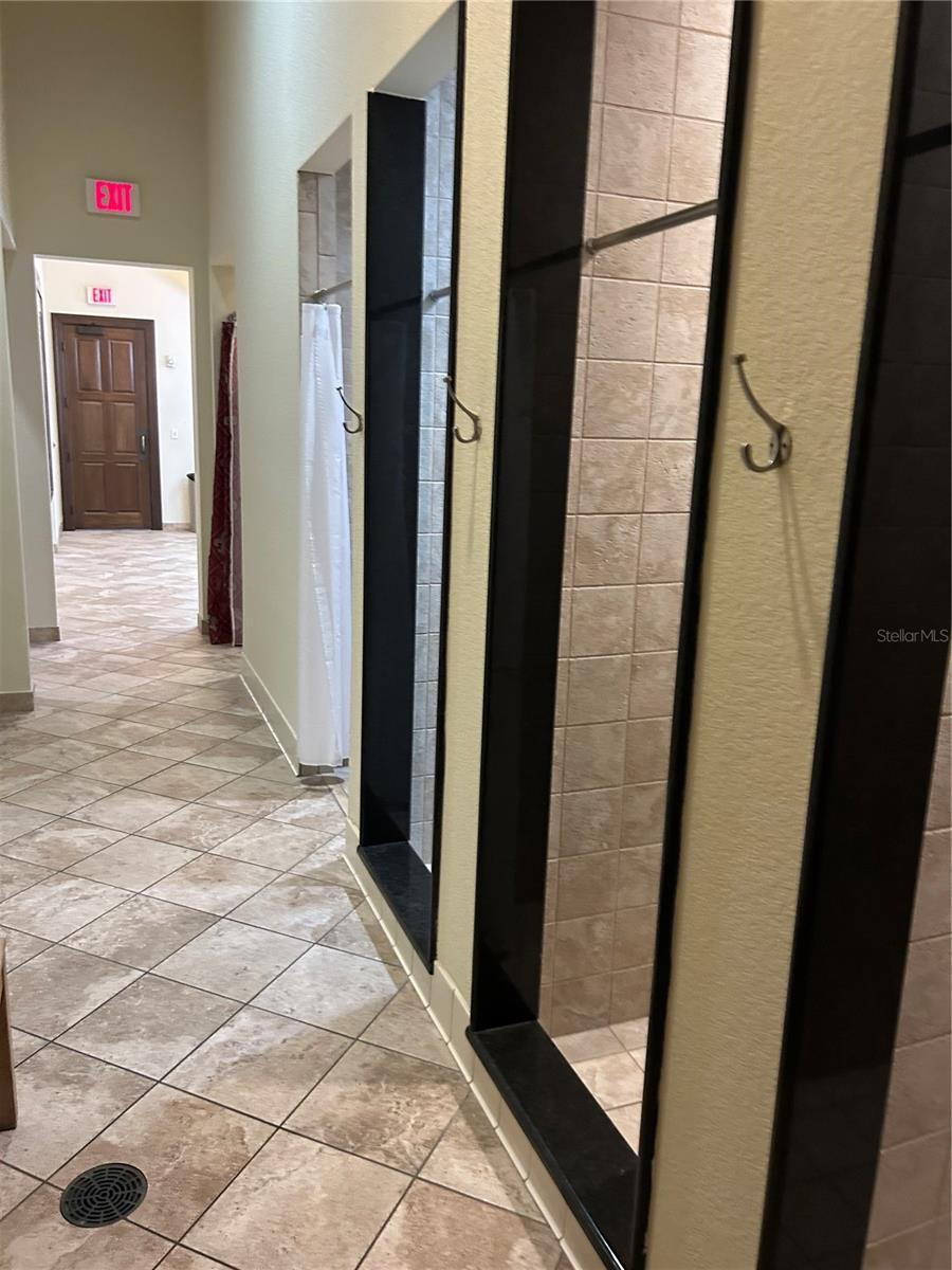 Image 25 of 40 For 20398 Lagente Circle