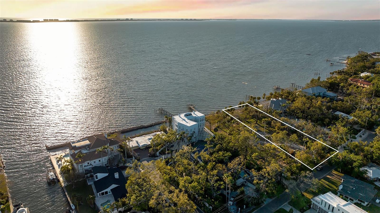 Image 3 of 4 For 2046 Alameda Avenue