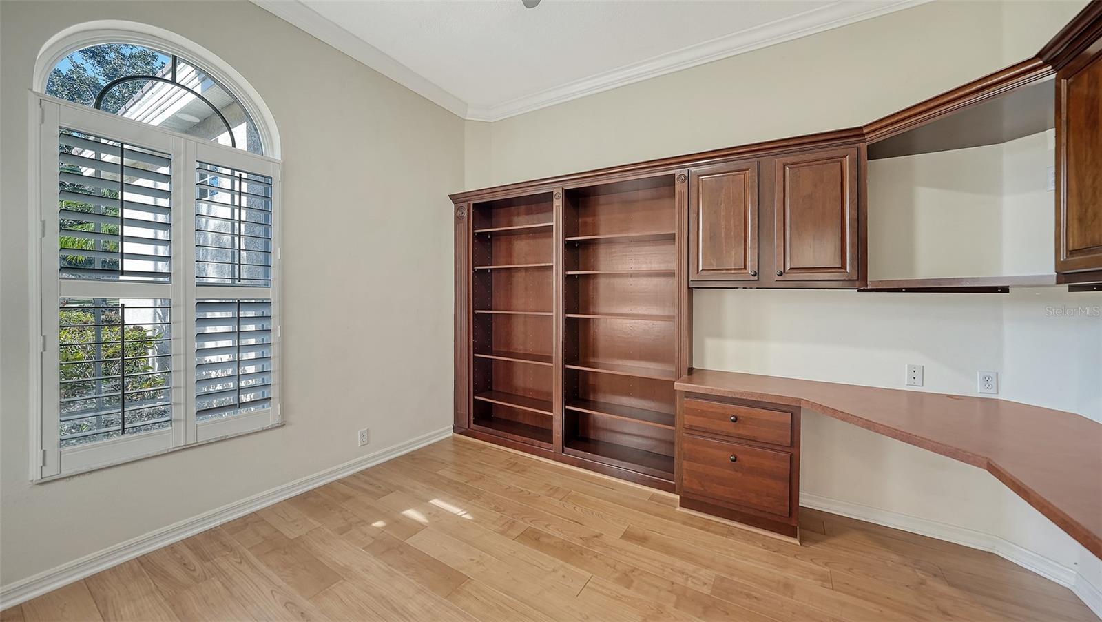 Image 24 of 99 For 10084 Cherry Hills Ave Cir